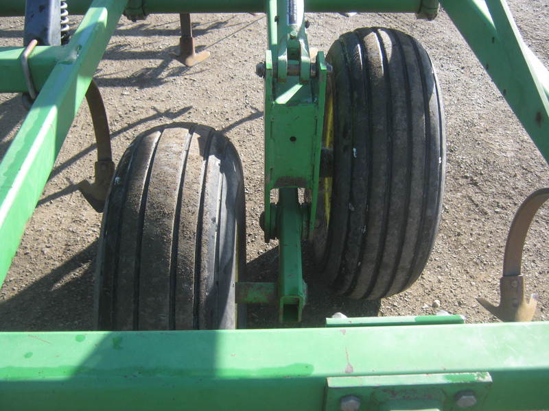 Cultivators  John Deere 960 Cultivator Photo